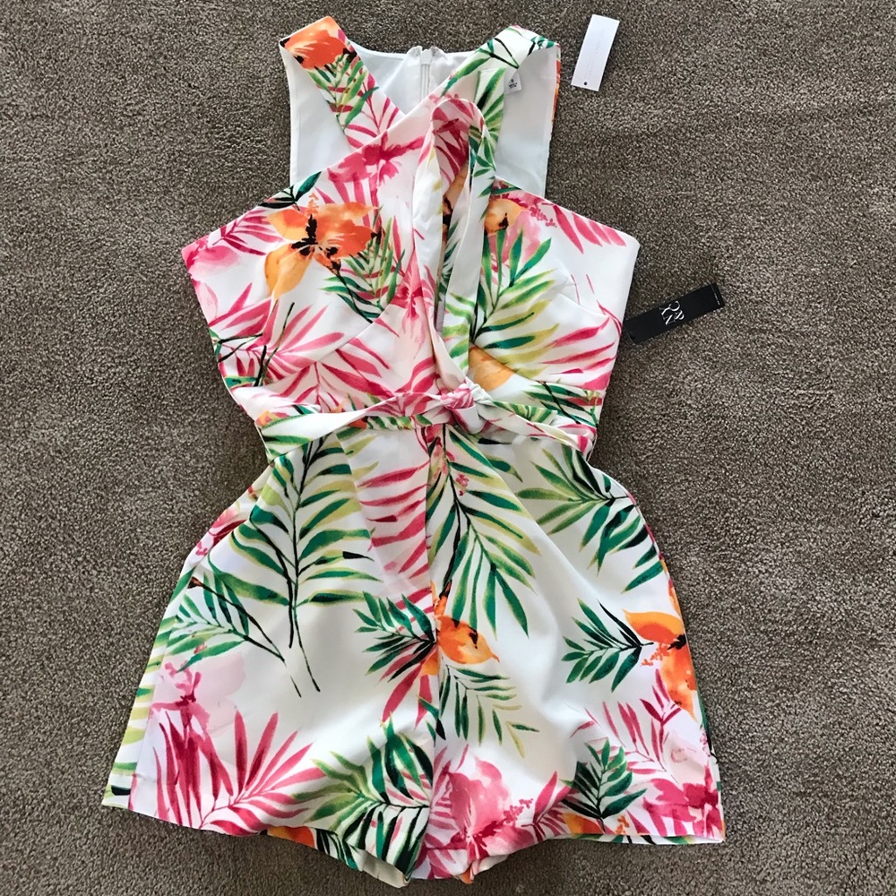 New York and Company Tropical romper